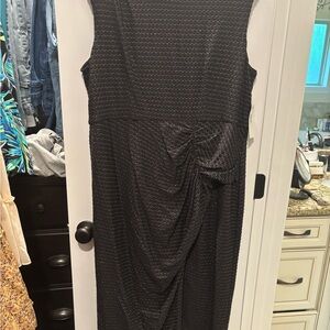 Donna Morgan Black Ruched Sheath Midi Dress